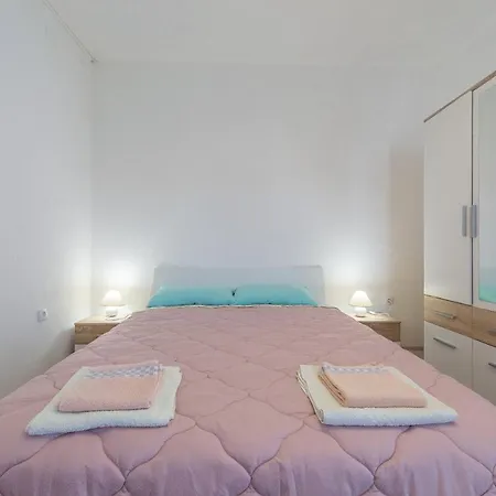 Διαμέρισμα Mlinar9 #2 *